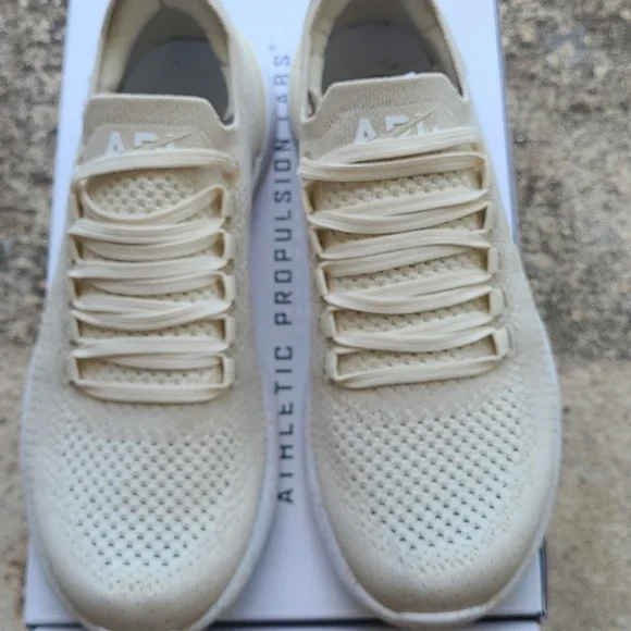 Athletic Propulsion Labs Shoes - Picture 7 of 8
